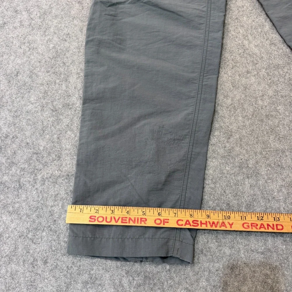 The North Face Vintage Gray Convertible Zip-Off Hiking Pants Men's Size Medium